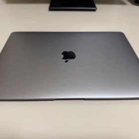 MacBook Air 13インチ 2018(Intel)スペースグレー 本体