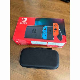 ニンテンドースイッチ(Nintendo Switch)の【付属品完備】Nintendo Switch +ケース+128GB(家庭用ゲーム機本体)