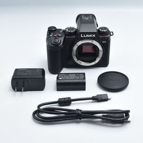 B#11645 T パナソニック(Panasonic) パナソニック フルサイズミラーレス一眼カメラ S5M2 ボディ ブラック DC-S5M2