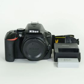 [美品 | シャッター数4,392回] Nikon D5500 | Nikon Fマウント