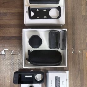 Insta360 X4 アクションカメラ 本体と付属品