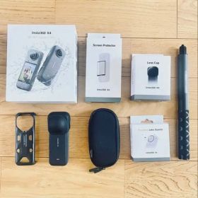 Insta360 X4 本体と付属品 新品同等 レンズガード付き