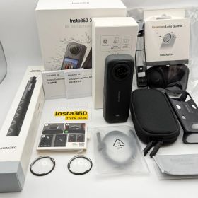 【美品】Insta360 X4 本体+豪華付属品セット 8K防水 360度アクションカメラ