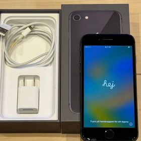 Apple iPhone 8 256GB SIMフリー 箱、アダプタ、ケーブル付