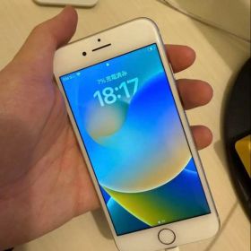 Apple iPhone 8 シルバー 本体