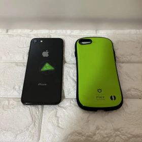 Apple iPhone 8 ブラック 黒 本体 64GB