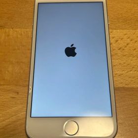 Apple iPhone 8 シルバー 本体