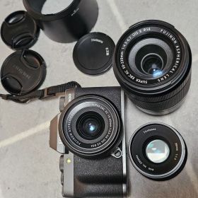 ( りか様 )Fujifilm X-T200 ミラーレスカメラとレンズセット