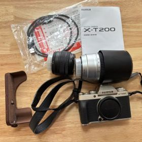 Fujifilm X-T200 ミラーレス一眼 本体