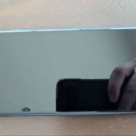 Apple iPhone SE (第3世代) ブラック 本体