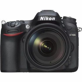 【中古】 ニコン Nikon D7100 18-200VRIIレンズキット 当店保証30日間 人気 ミラーレス 一眼レフ 交換レンズ カメラ