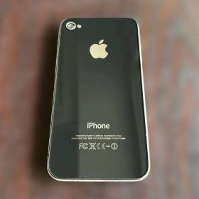 iPhone 4 中古 1,800円 | ネット最安値の価格比較 プライスランク