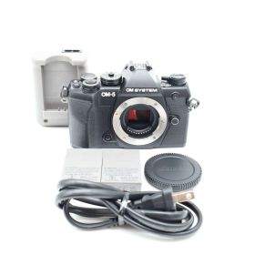 ショット数696回。★新品級★ OLYMPUS OM SYSTEM OM-5 Mark II ボディ ブラック