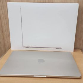 未使用 美品 MacBook Air M3 2024 15インチ 8GB 256GB A3114