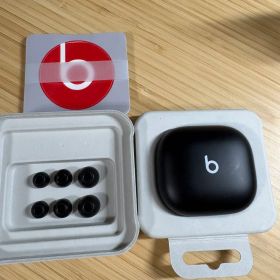 Beats Powerbeats Fit ノイズキャンセリングイヤフォン