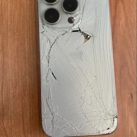 iPhone 15 Pro ナチュラルチタニウム 本体 SIMフリー