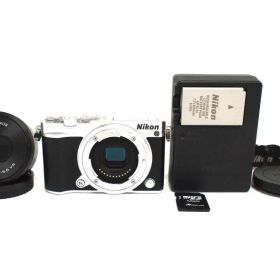 ★極上品★ Nikon 1 J5 標準パワーズームレンズキット