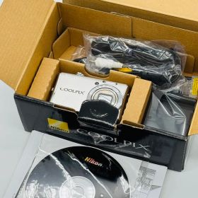 【極美品・箱付】Nikon COOLPIX S620 シルバー オールドデジカメ