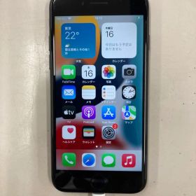 iPhone 7 ブラック 15.7.4 本体