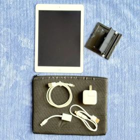 美品 iPad Air 第1世代 64GB・おまけ付 豪華6点【匿名配送】