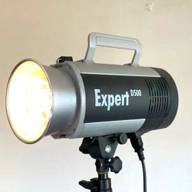 ドイツ製の30万位のストロボでHENSEL EXPERT D500