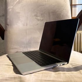 Apple MacBook Pro 14インチ M1 Max 32GB