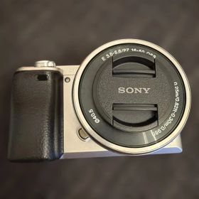 美品SONY ミラーレス一眼 α6000 2レンズ付！ダブルズームレンズキット