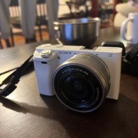 SONY α6000 ミラーレスカメラ ホワイト 追加純正望遠レンズ付き