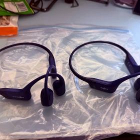 ShokzOpenRun miniとAeropex 骨伝導イヤホン
