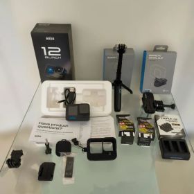 GoPro HERO12 Black 本体とバッテリ２ケ、充電器、スタンド、他