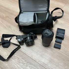 Sony α6000 camera set for sale.