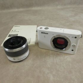 【大人気】 Nikon ニコン 1 J1 レンズキット ミラーレス一眼カメラ