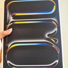 iPad Pro (M5) 256GB Wi-Fi 13インチ 未使用品