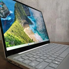 【美品】Surface Laptop Go 12.4型 軽量 8GB n158