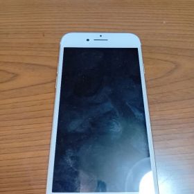 Apple iPhone 7 ゴールド