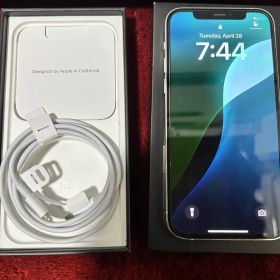 Apple iPhone 12 proシルバー 本体