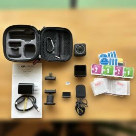 DJI Action 2 アクションカメラ 本体とアクセサリー メモリーカード付