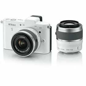 【中古】(良い)Nikon ミラーレス一眼カメラ Nikon 1 (ニコンワン) V1 (ブイワン) ダブルズームキット ホワイト N1 V1WZ WH