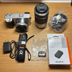 美品♪SONY α6400 ダブルズームレンズキット 新品バッテリー