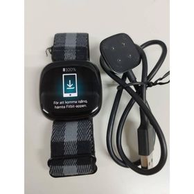 【現状品】Fitbit versa 3 スマートウォッチ FB511