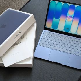 MacBook Neo/8GB,256GB/インディゴ/USキーボード