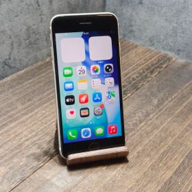 美品 iphone SE 第3世代 64GB SIMフリー スマホ