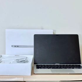 【付属品完備】 MacBook Air M1 シルバー 8GB / 256GB