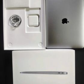 MacBook Air M1 8GB/256GB 美品バッテリー 98%