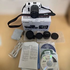 Canon EOS M ホワイト レンズセット充電器もあります（237）