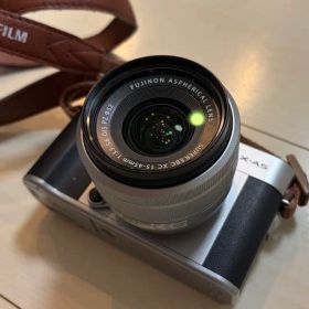 Fujifilm X-A5 ミラーレス一眼 15-45mmレンズ