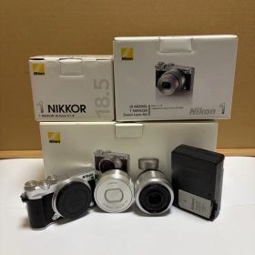 《Nikon 1 J5》ダブルレンズキット シルバー 付属品あり（動作確認済み）