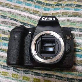 Canon EOS 70D デジタル一眼レフ 本体