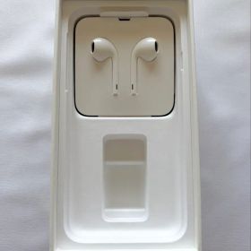 Apple 純正 EarPods（Lightningコネクタ）ライトニング★新品