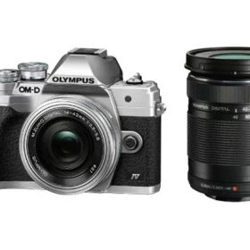 【ポイント10倍】 オリンパス デジタル一眼カメラ OM-D E-M10 Mark IV EZダブルズームキット [シルバー] [タイプ：ミラーレス 画素数：2177万画素(総画素)/2030万画素(有効画素) 撮像素子：フォーサーズ/4/3型/LiveMOS 重量：335g] 【P10倍】